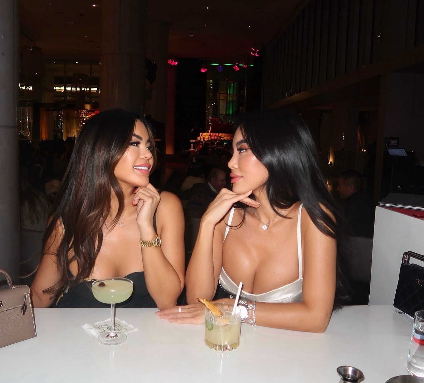 Thotfluencers #yQRH9YT5