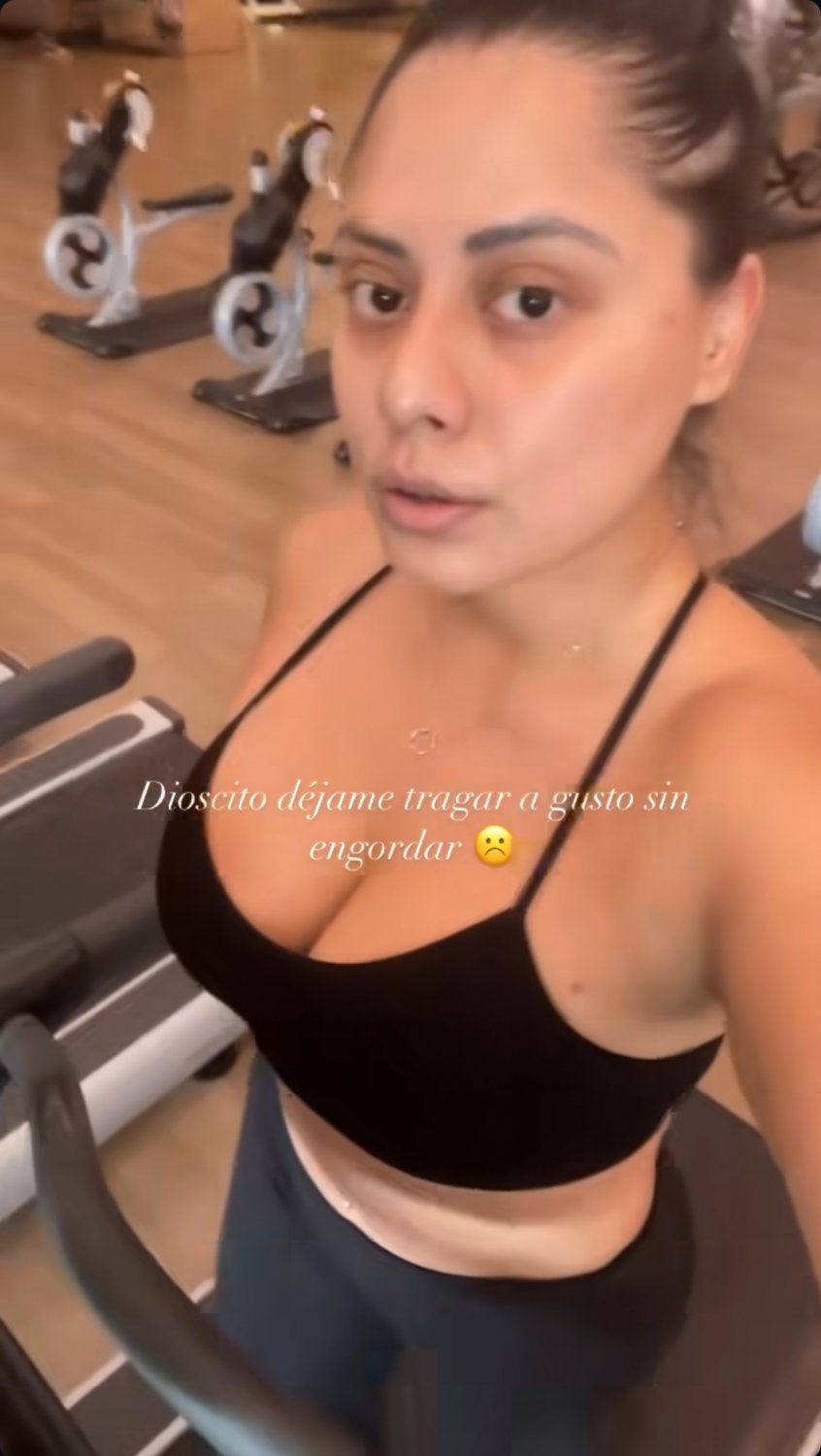 Hot latina with huge tits #x0EcLwdd