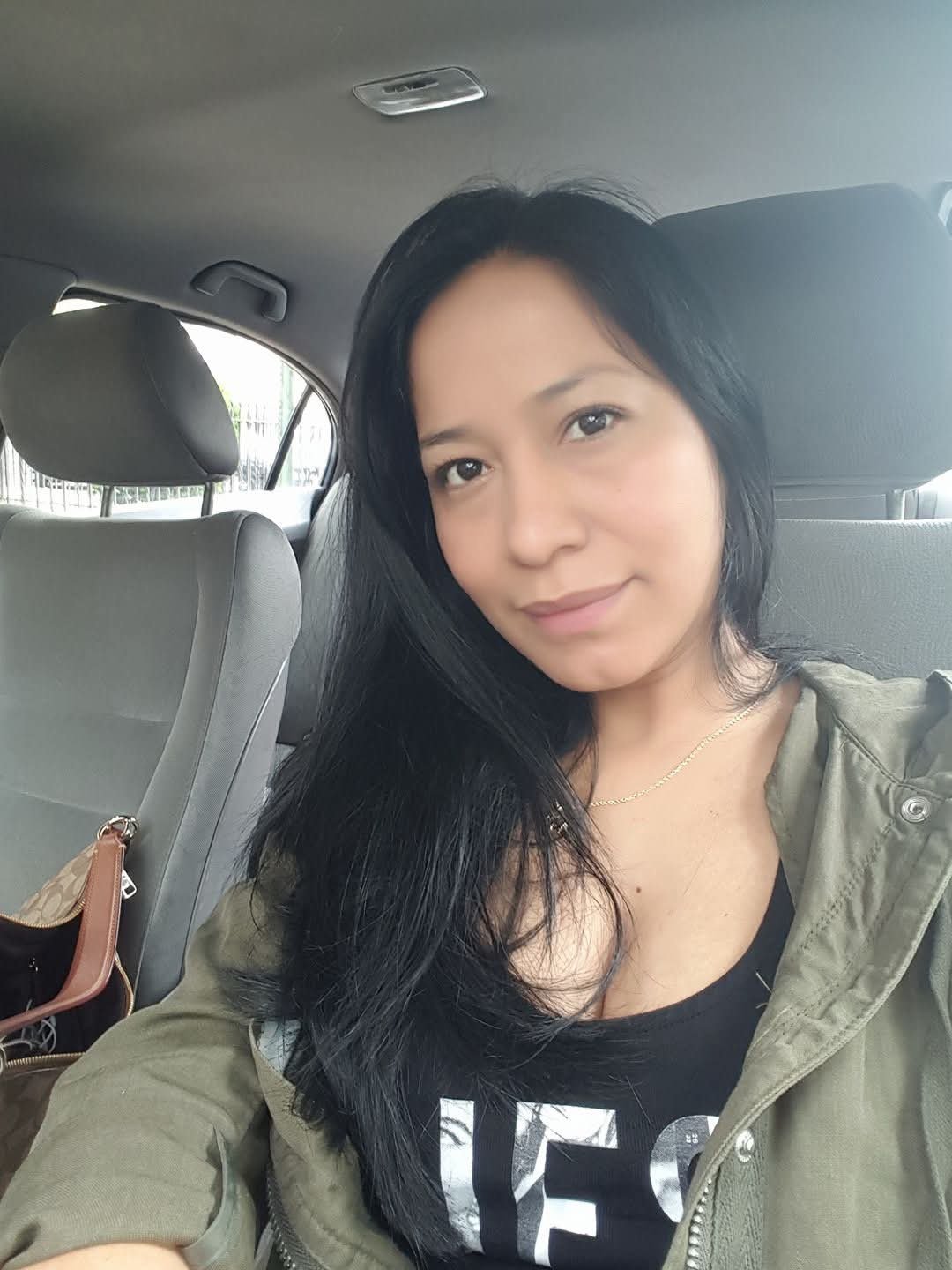Ecuadorian cougar shows off Tits #GcVkacCQ
