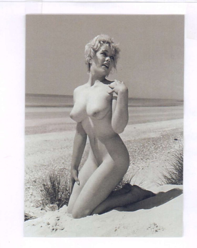 Vintage nudity #QLIqwYWw